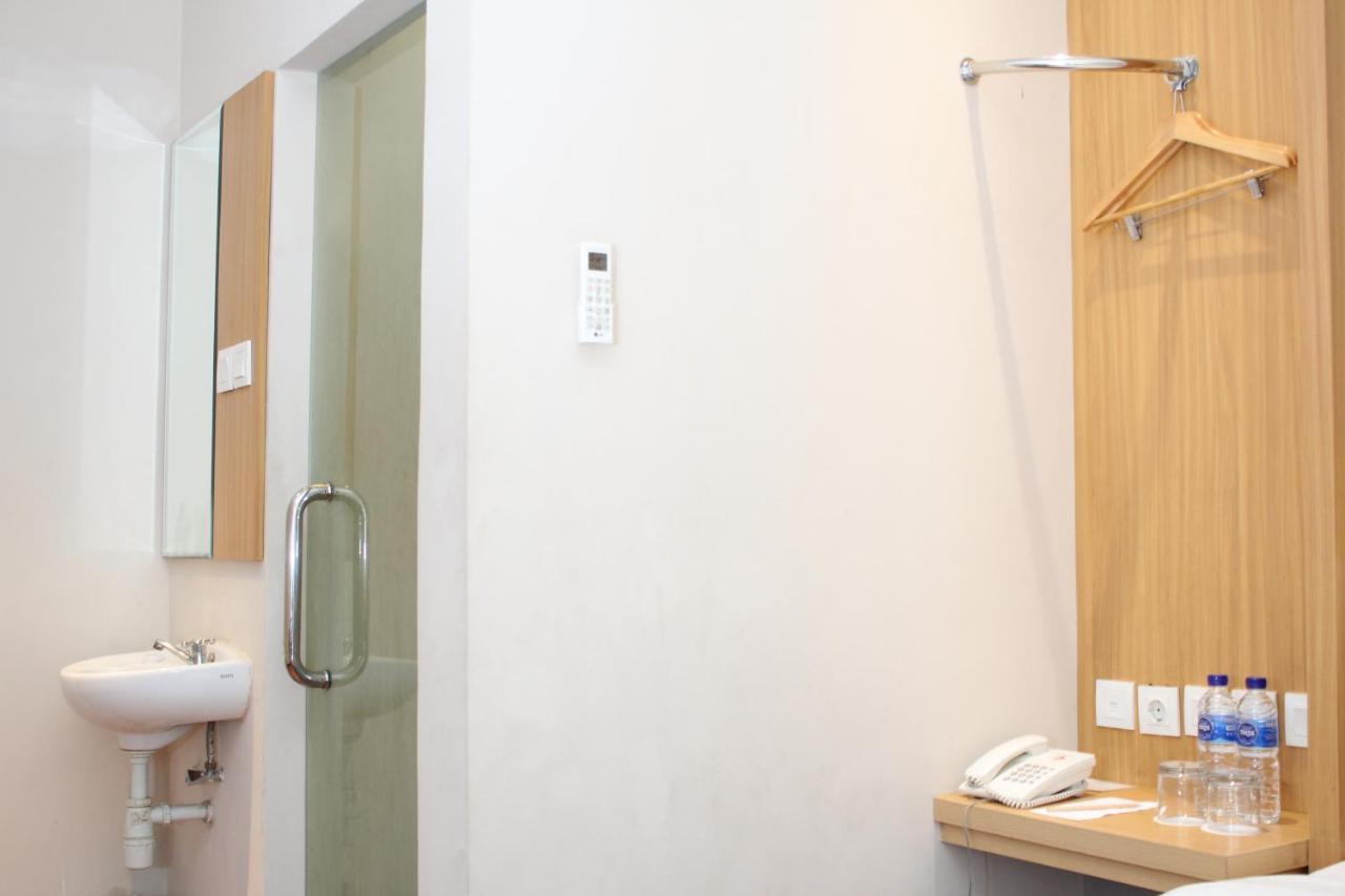 Vinotel Чиребон Экстерьер фото