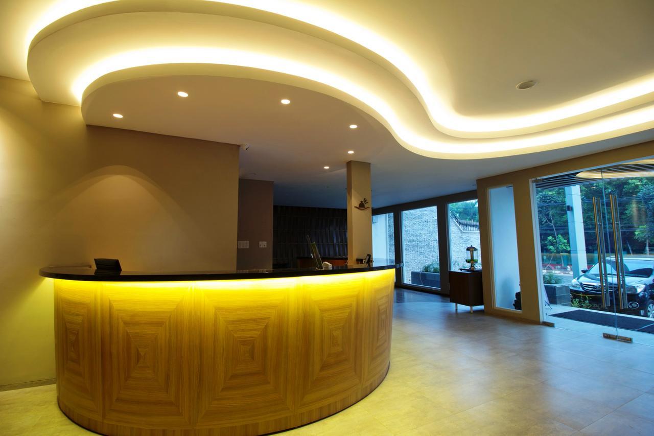 Vinotel Чиребон Экстерьер фото