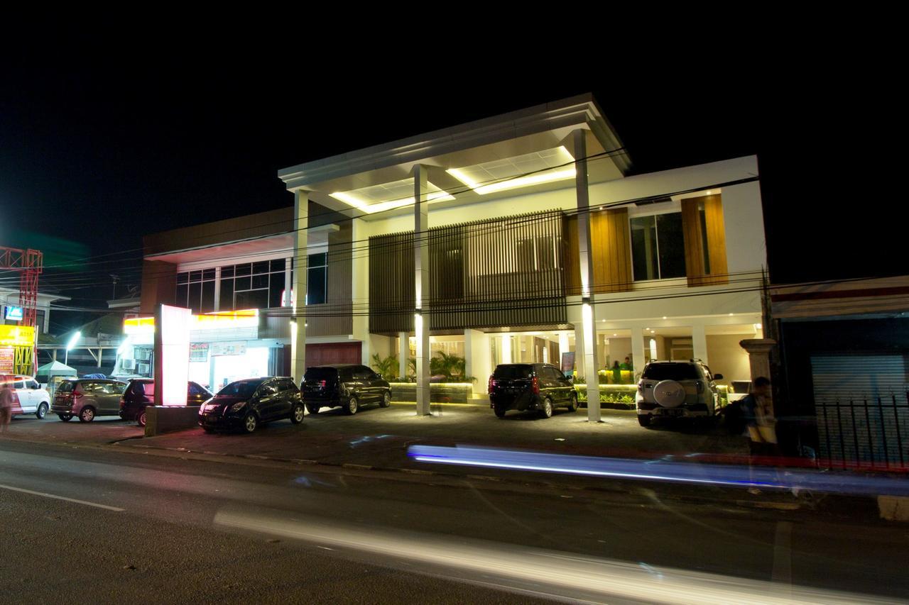 Vinotel Чиребон Экстерьер фото