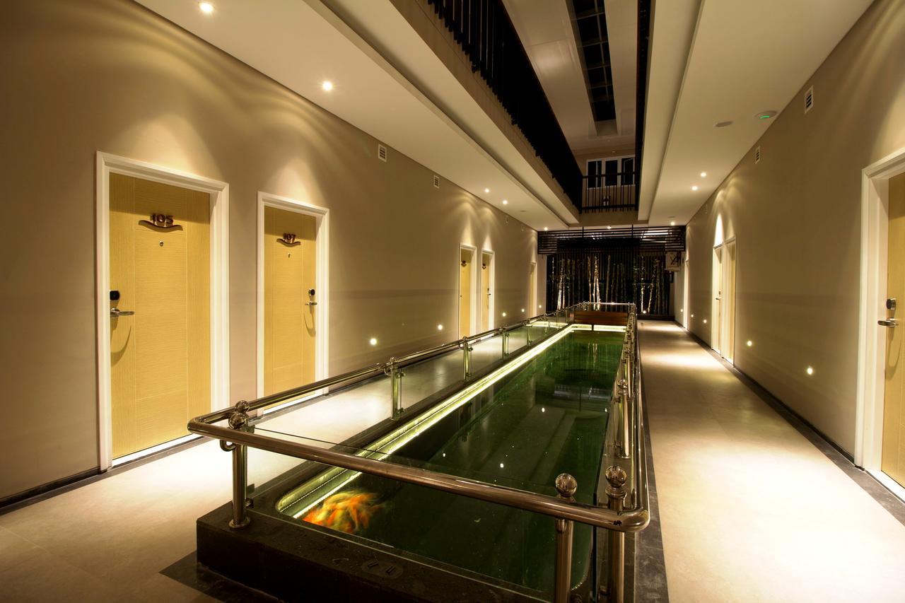Vinotel Чиребон Экстерьер фото